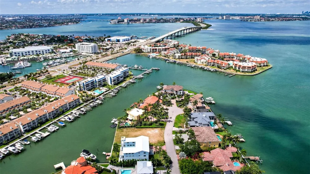 1 1ST AVENUE S Tierra Verde, FL 33715