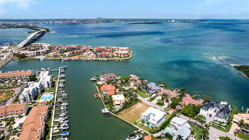1 1ST AVENUE S Tierra Verde, FL 33715