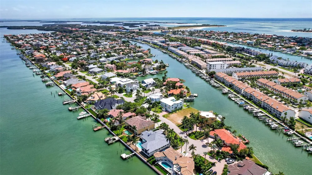 1 1ST AVENUE S Tierra Verde, FL 33715