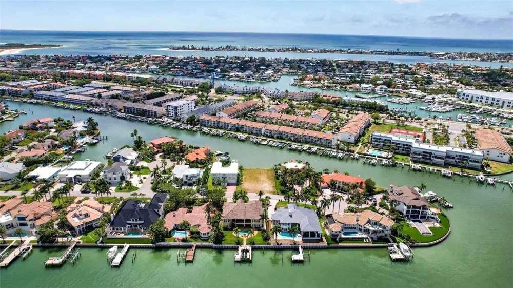 1 1ST AVENUE S Tierra Verde, FL 33715