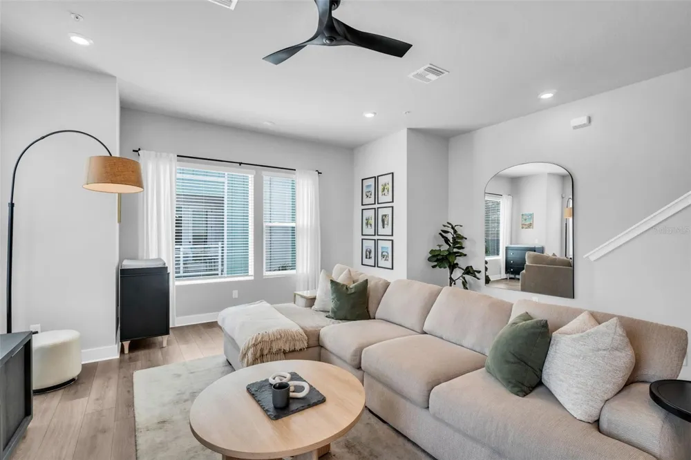 2851 1ST AVENUE S St Petersburg, FL 33712