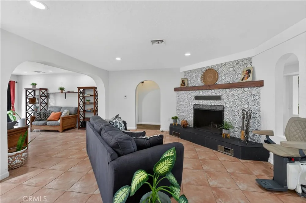170 S Mohler Anaheim Hills, CA 92808
