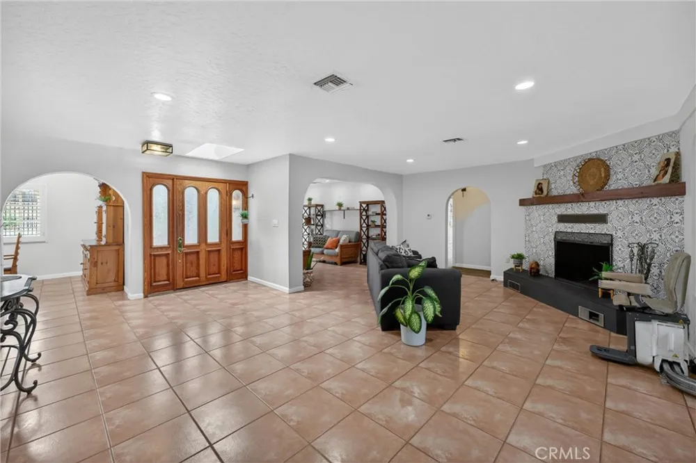 170 S Mohler Anaheim Hills, CA 92808