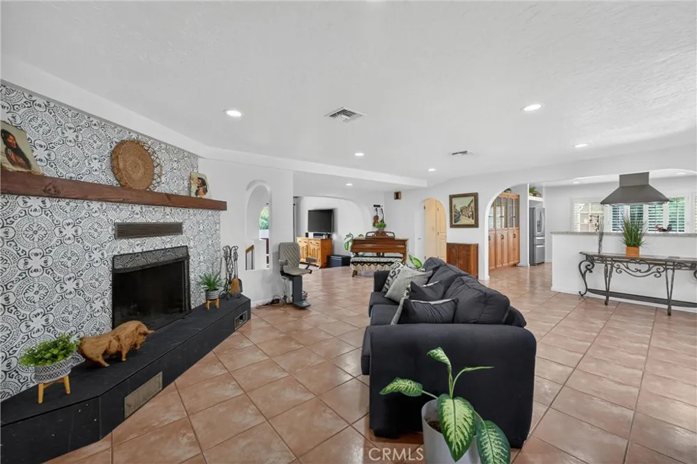 170 S Mohler Anaheim Hills, CA 92808