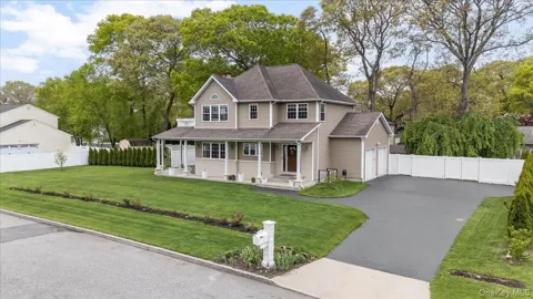 8 Manhattan Avenue