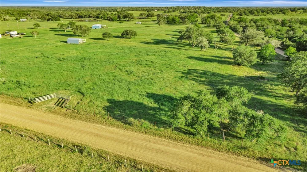1007 County Road 380 Hallettsville, TX 77964