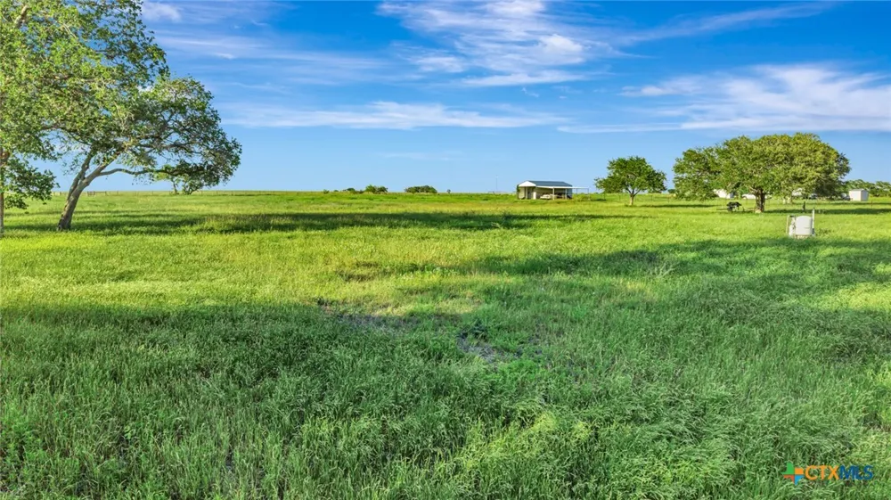 1007 County Road 380 Hallettsville, TX 77964