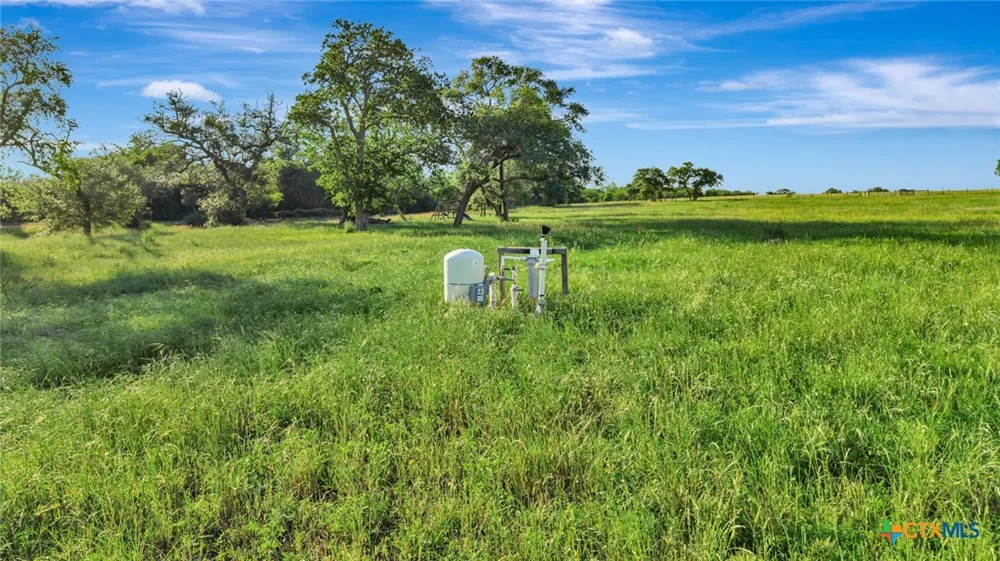 1007 County Road 380 Hallettsville, TX 77964