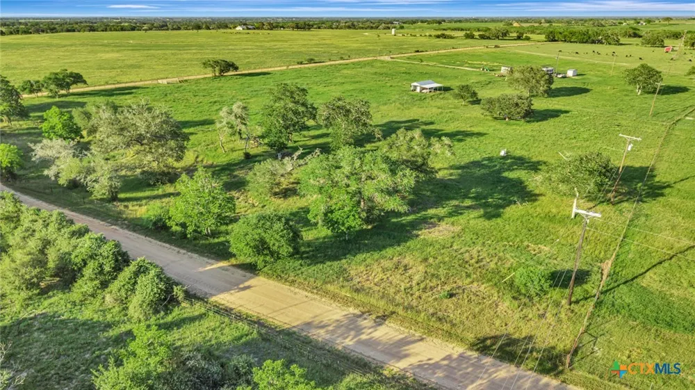 1007 County Road 380 Hallettsville, TX 77964