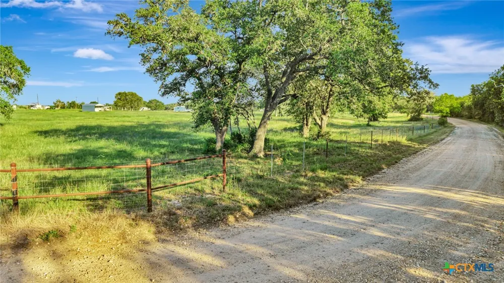 1007 County Road 380 Hallettsville, TX 77964