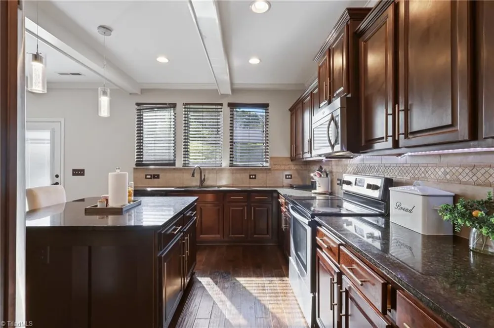 4246 Wedge Drive Pfafftown, NC 27040