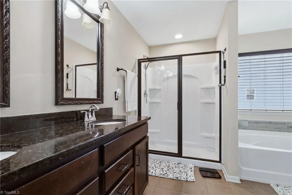 4246 Wedge Drive Pfafftown, NC 27040