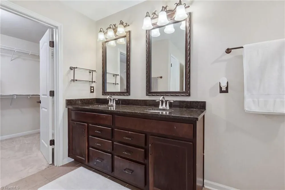 4246 Wedge Drive Pfafftown, NC 27040
