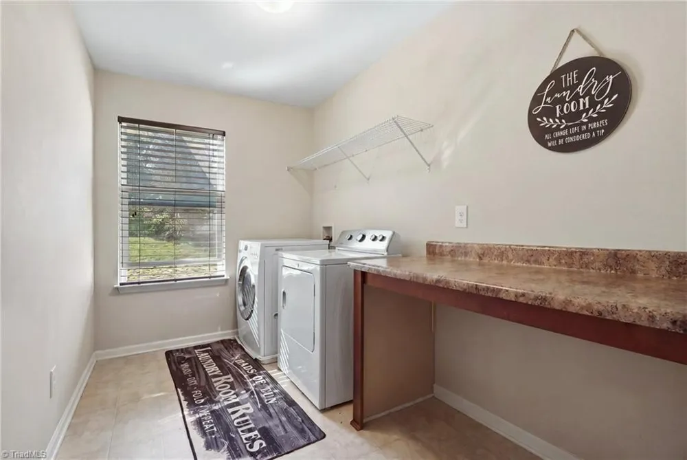 4246 Wedge Drive Pfafftown, NC 27040