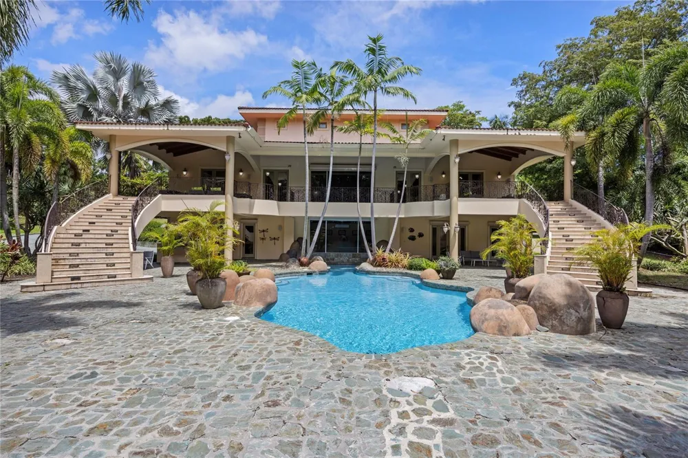 17 Calle Durazno URBANIZACION SAN PATRICIO Guaynabo, PR 00968