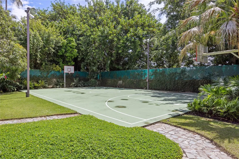 17 Calle Durazno URBANIZACION SAN PATRICIO Guaynabo, PR 00968