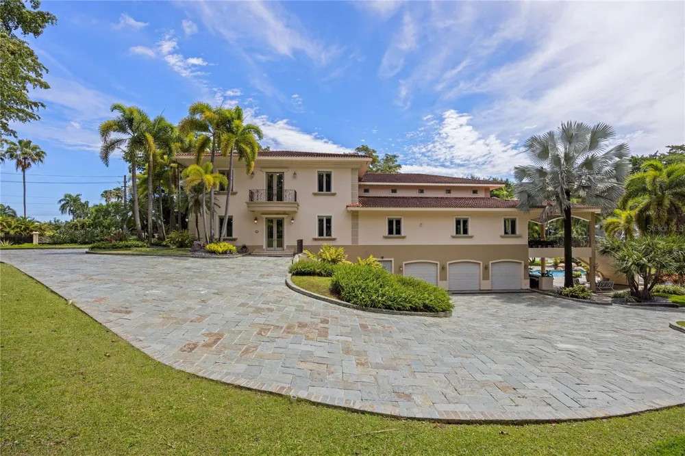 17 Calle Durazno URBANIZACION SAN PATRICIO Guaynabo, PR 00968