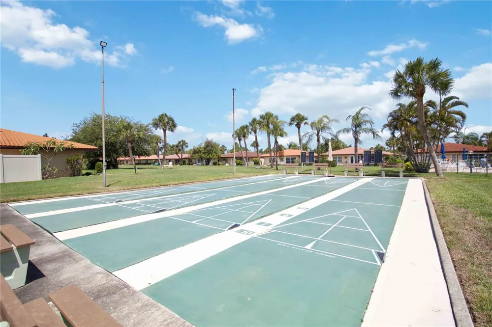 3303 CAMBRIDGE AVENUE Bradenton, FL 34207
