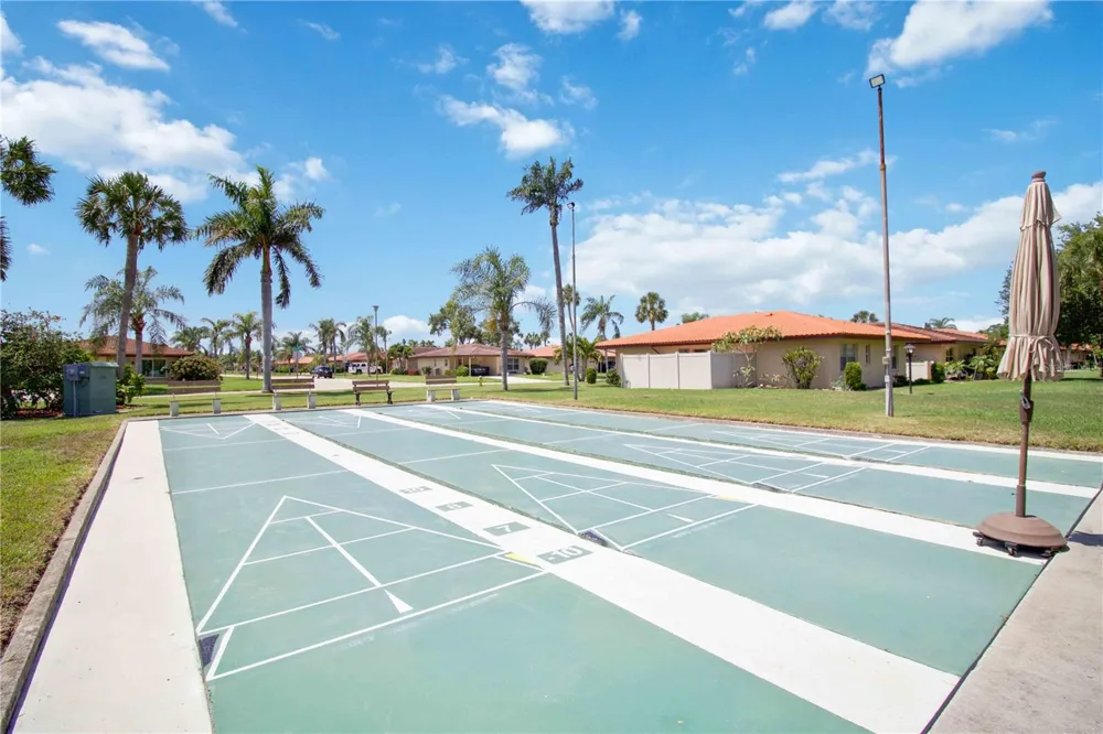 3303 CAMBRIDGE AVENUE Bradenton, FL 34207
