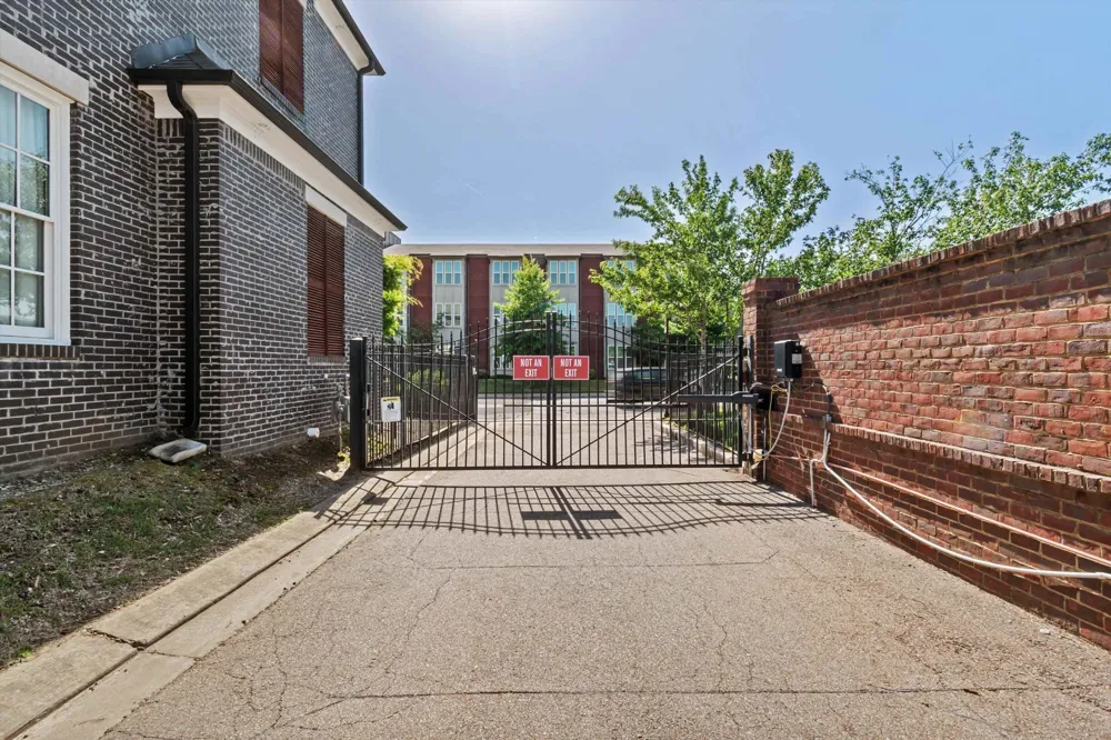 688 S MAIN ST Memphis, TN 38103