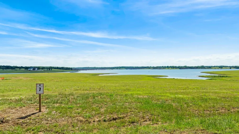 623 Lakeshore Terrace Windom, TX 75492