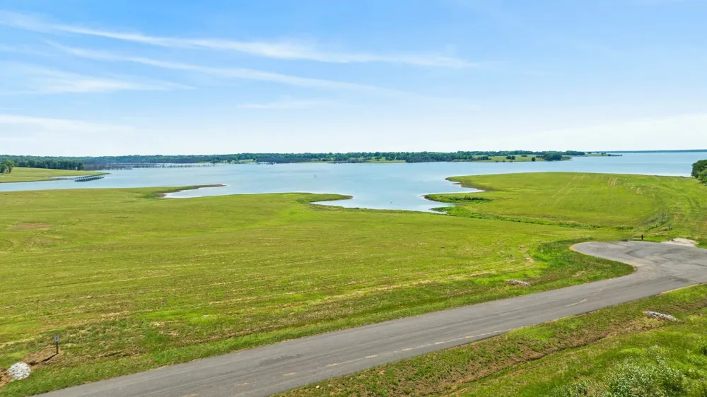 623 Lakeshore Terrace Windom, TX 75492
