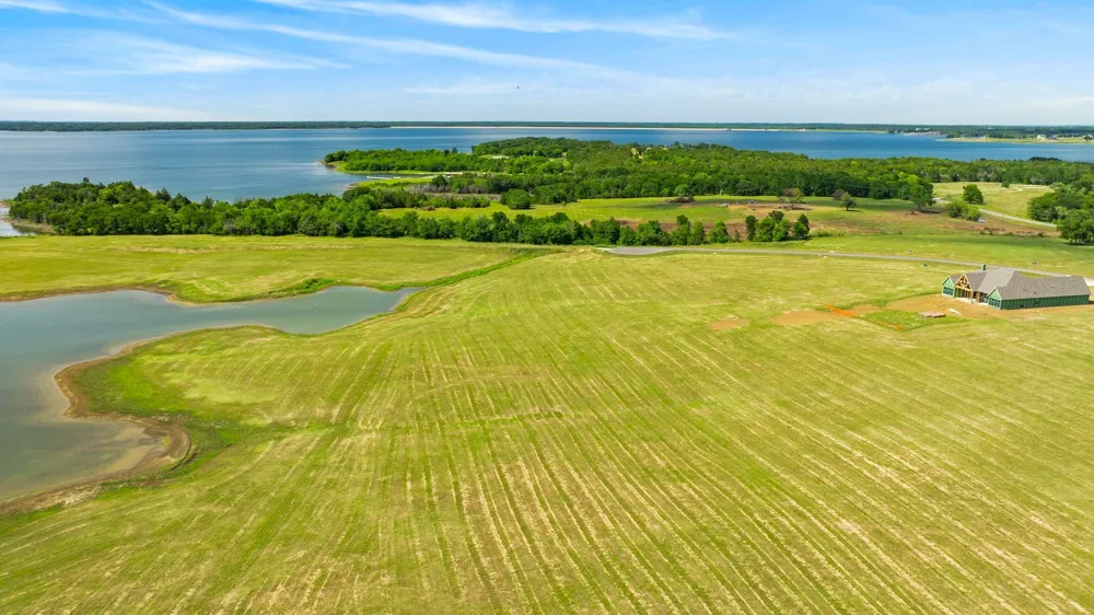 623 Lakeshore Terrace Windom, TX 75492