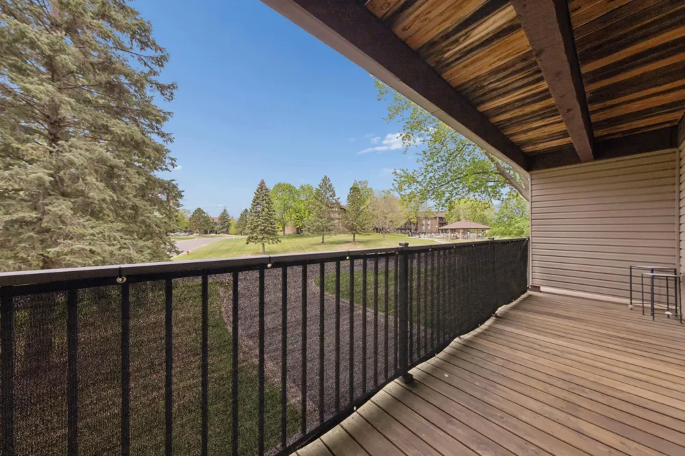 3440 Golfview Drive #121 Eagan, MN 55123