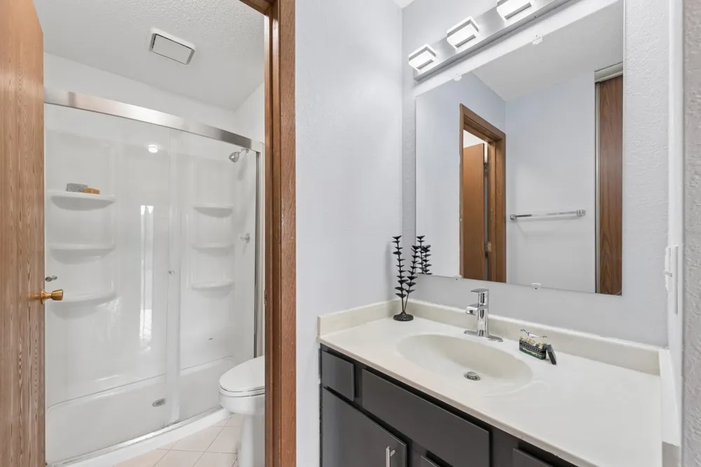 3440 Golfview Drive #121 Eagan, MN 55123