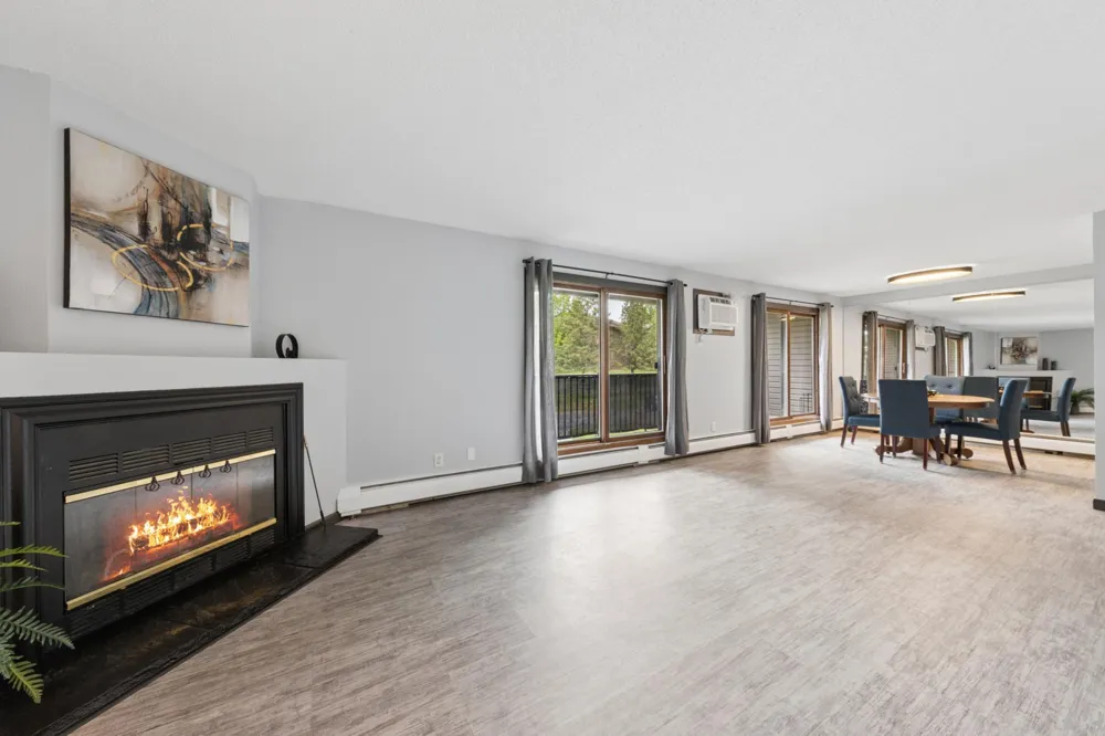 3440 Golfview Drive #121 Eagan, MN 55123