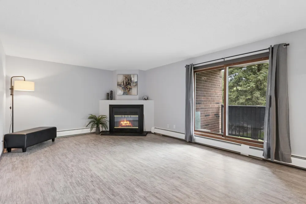 3440 Golfview Drive #121 Eagan, MN 55123