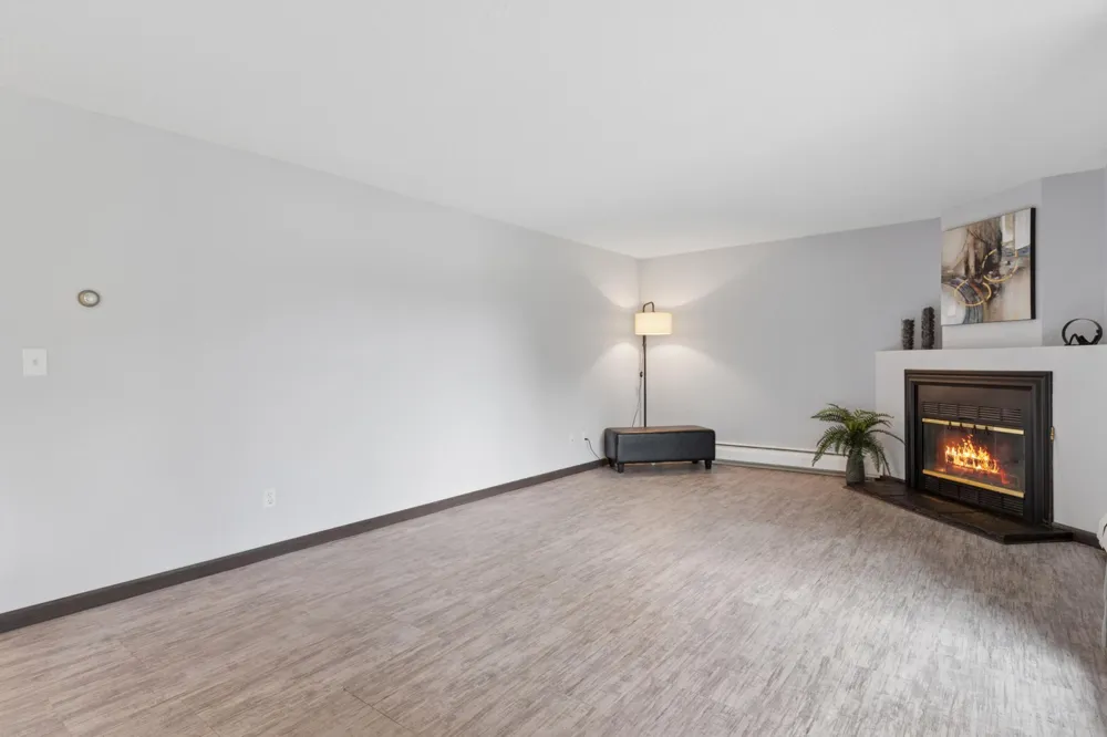 3440 Golfview Drive #121 Eagan, MN 55123