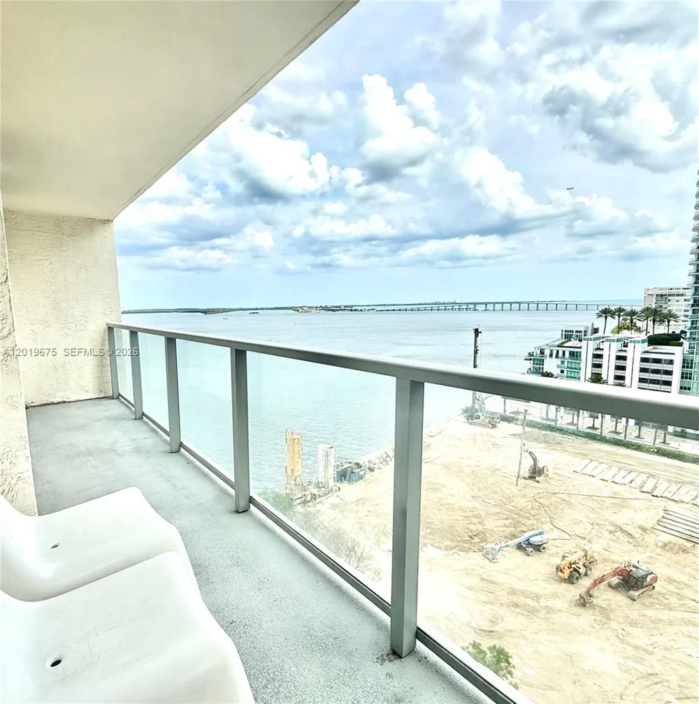 1155 Brickell Bay Dr #1205 Miami, FL 33131
