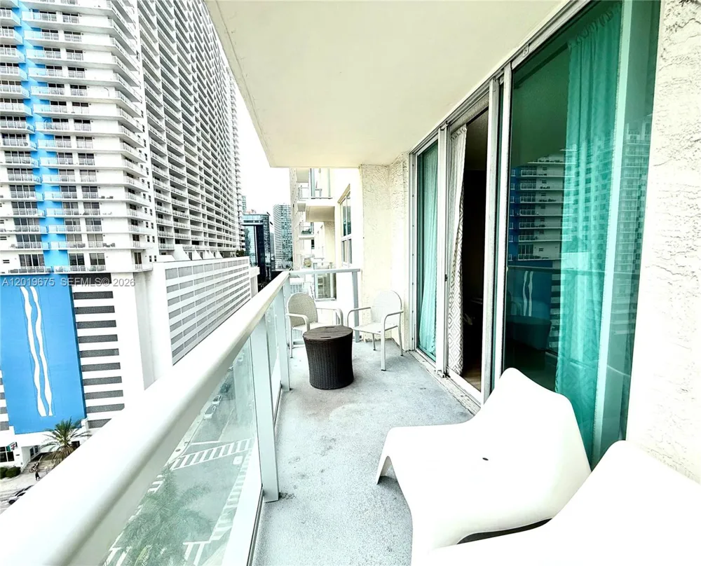 1155 Brickell Bay Dr #1205 Miami, FL 33131