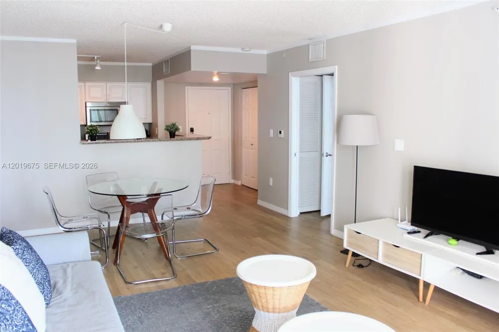 1155 Brickell Bay Dr #1205 Miami, FL 33131