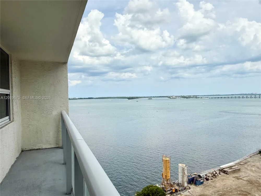 1155 Brickell Bay Dr #1205 Miami, FL 33131