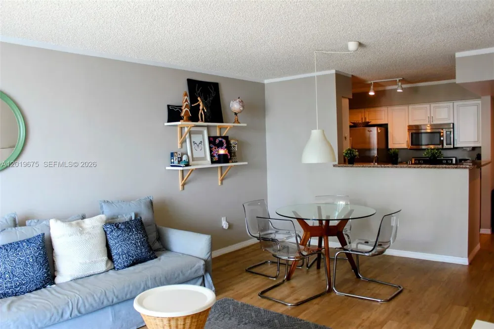 1155 Brickell Bay Dr #1205 Miami, FL 33131