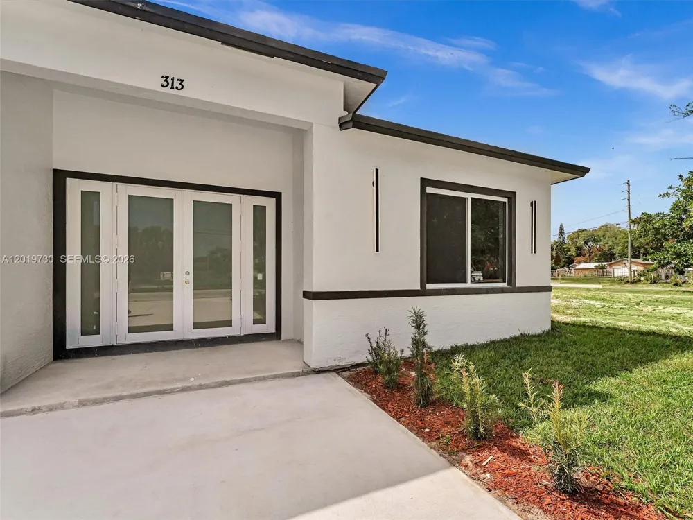313 S 13th St #B Fort Pierce, FL 34950