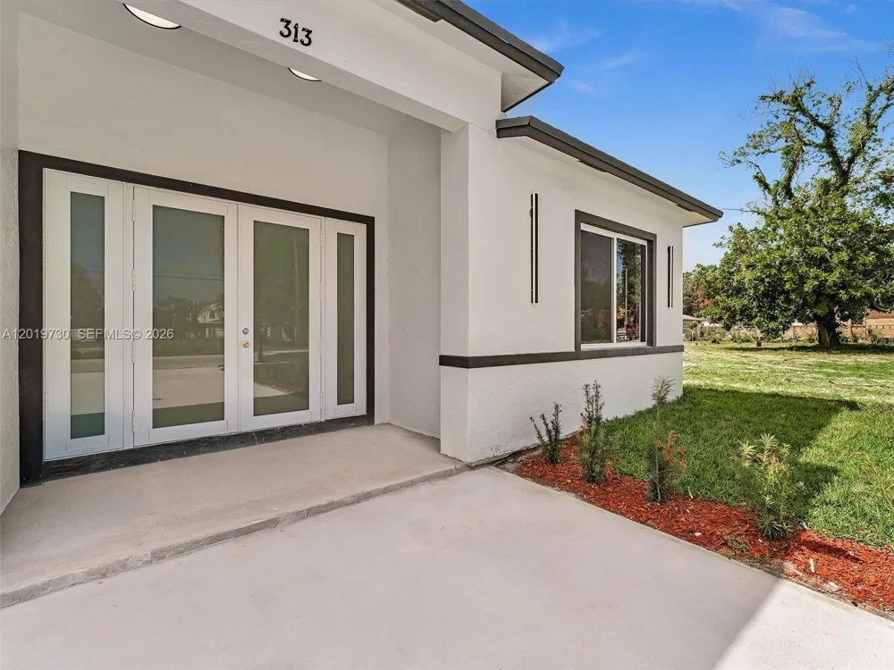 313 S 13th St #B Fort Pierce, FL 34950