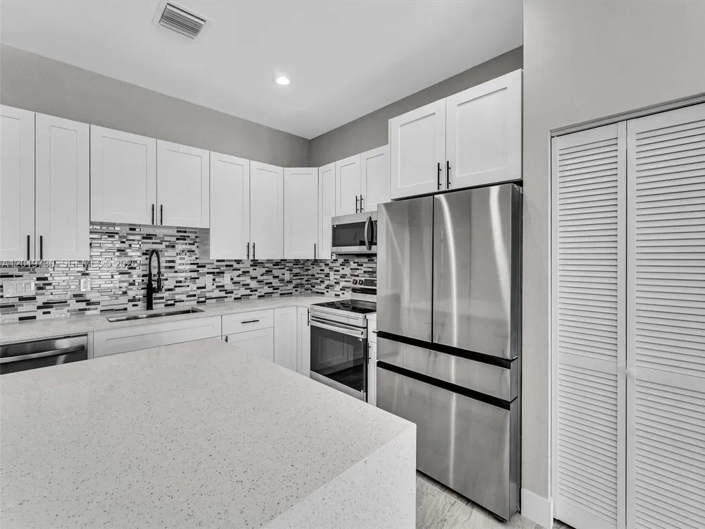 313 S 13th St #B Fort Pierce, FL 34950