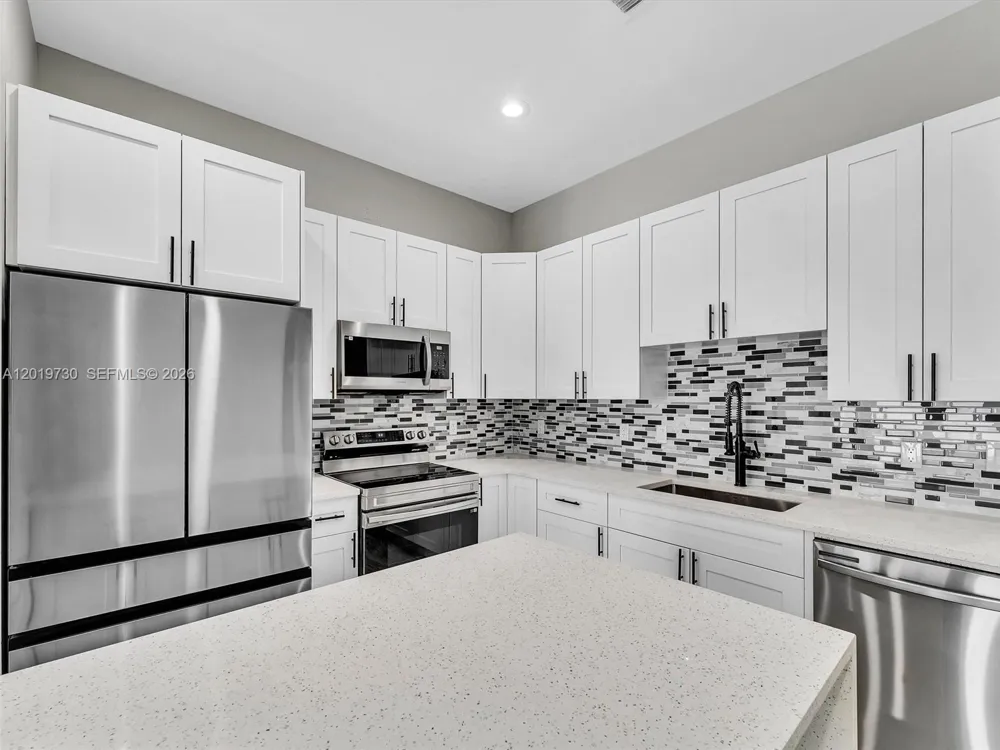 313 S 13th St #B Fort Pierce, FL 34950