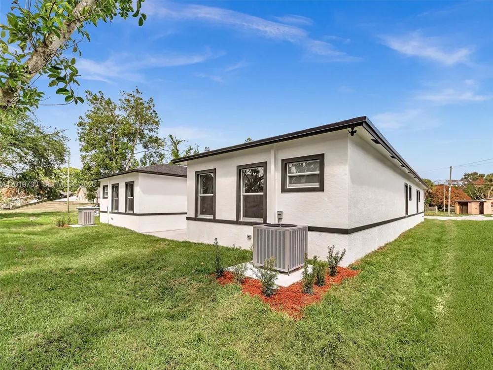 313 S 13th St #B Fort Pierce, FL 34950