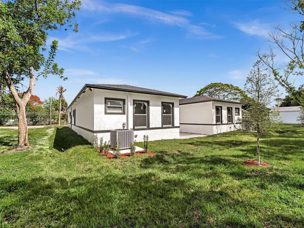 313 S 13th St #B Fort Pierce, FL 34950