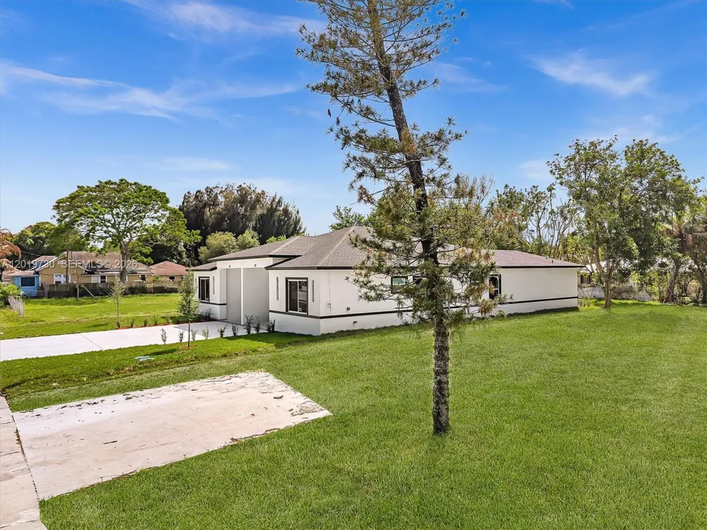 313 S 13th St #B Fort Pierce, FL 34950