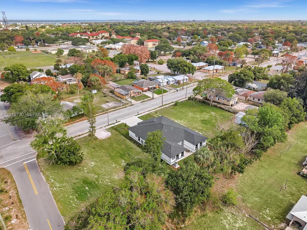313 S 13th St #B Fort Pierce, FL 34950
