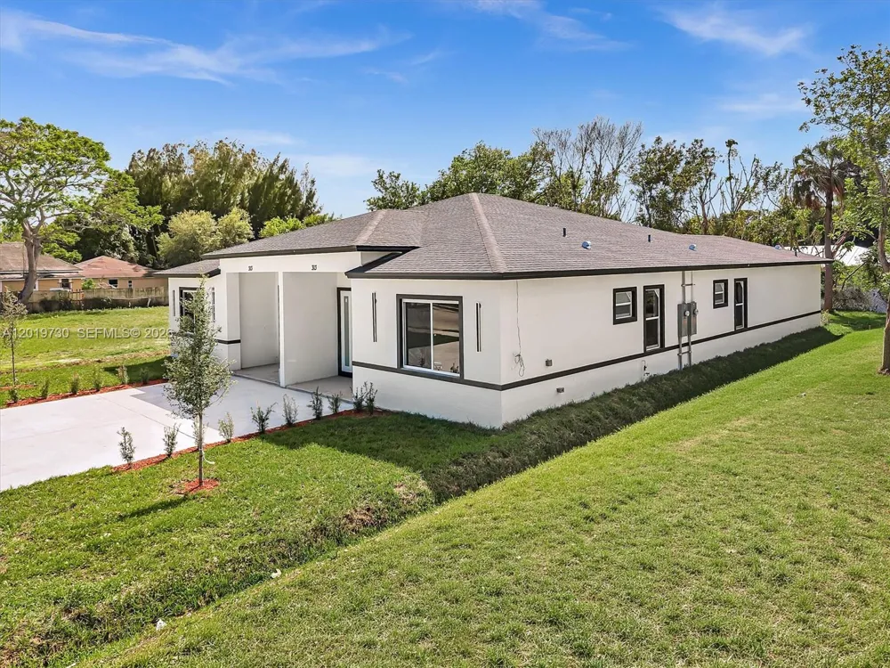 313 S 13th St #B Fort Pierce, FL 34950