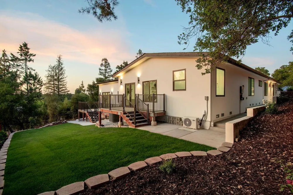 20599 Leonard Road Saratoga, CA 95070