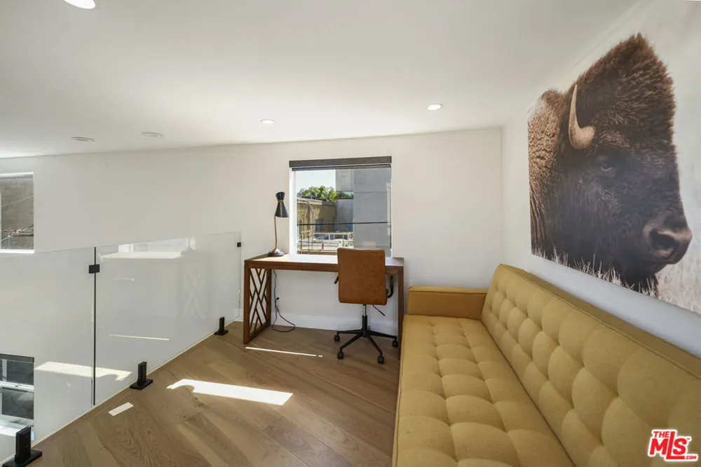 4139 Cahuenga Boulevard #106 North Hollywood, CA 91602
