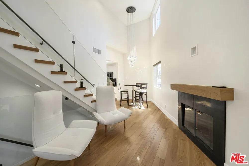 4139 Cahuenga Boulevard #106 North Hollywood, CA 91602