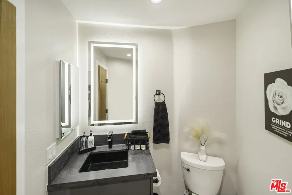 4139 Cahuenga Boulevard #106 North Hollywood, CA 91602